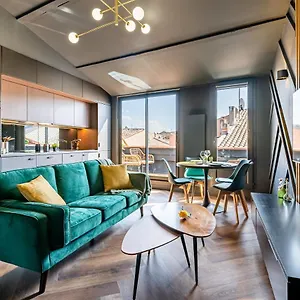 Apartment Loft En - Duplex Terrasse Coeur Historique Avec Vue Degagee & Parking Souterrain Offert, La Ciotat